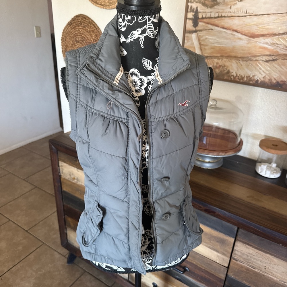 Hollister Quilted Gray Puffer Vest with High Collar